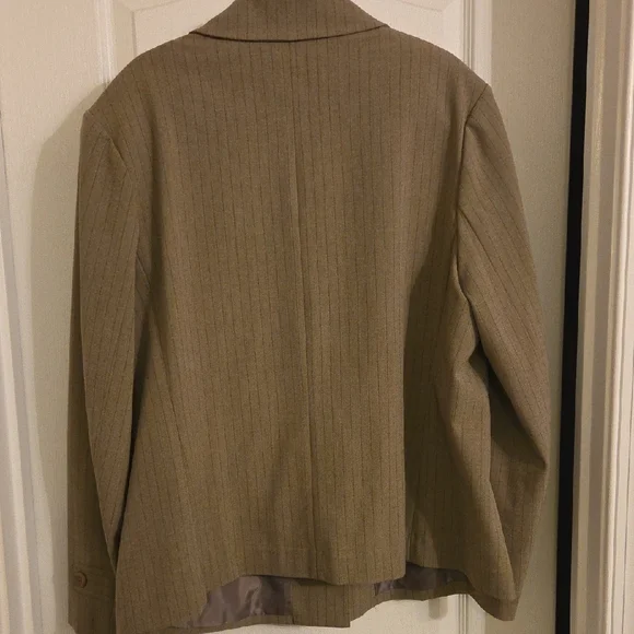 Rafaella Beige Women's Plus Size Suit - Picture 5 of 14